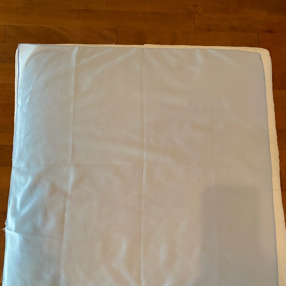 Bundle of 4 silk pocket squares. - Picture 4 of 5
